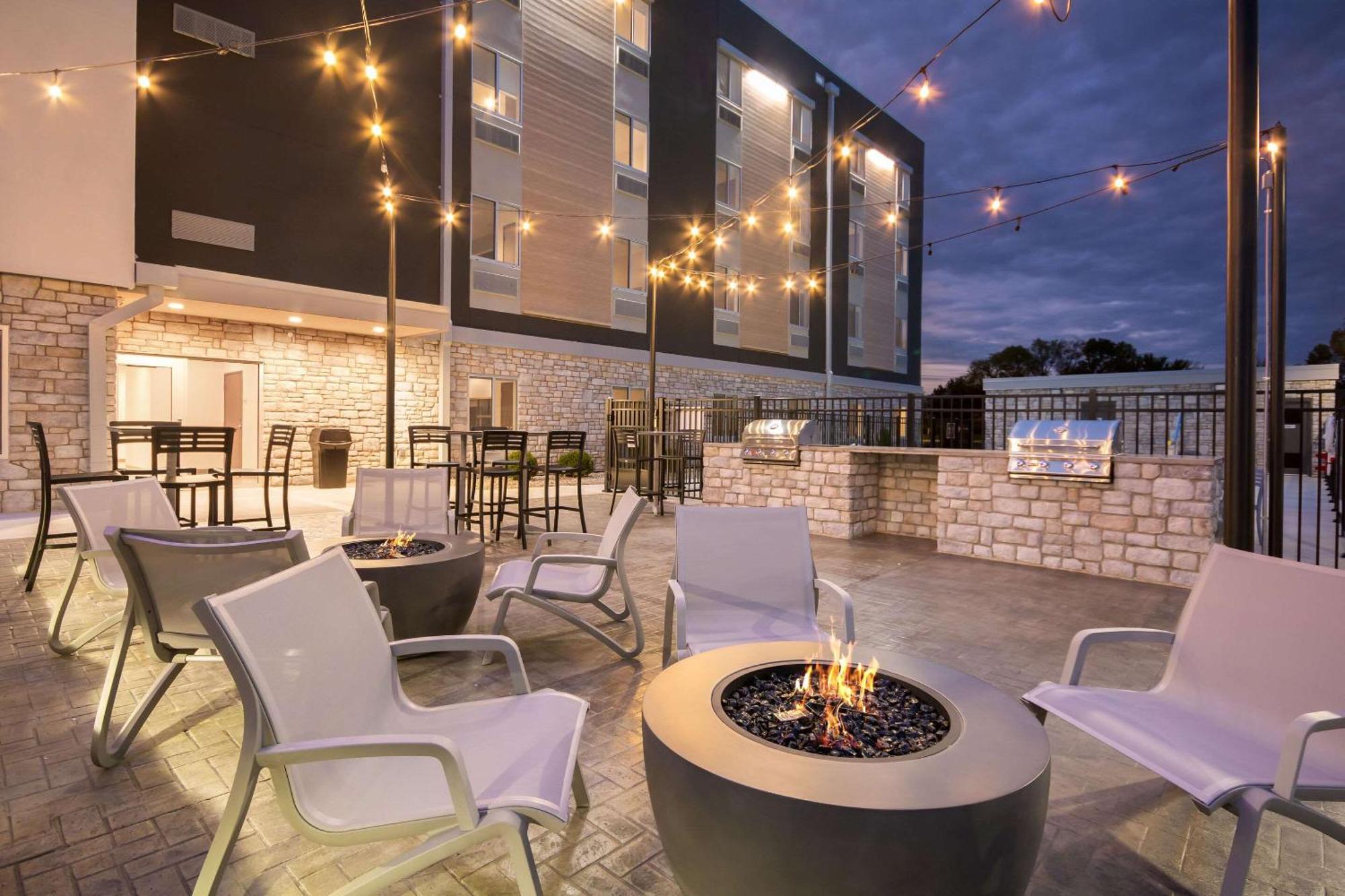Everhome Suites Lexington - Horse Park Exterior photo